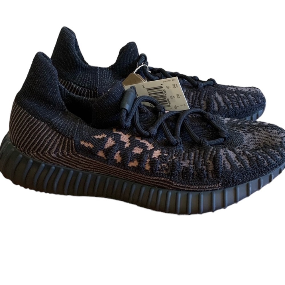YEEZY ADIDAS Black Brown women’s 8.5 men’s 7 Sneakers Shoes 350 V2 C… - Picture 6 of 12